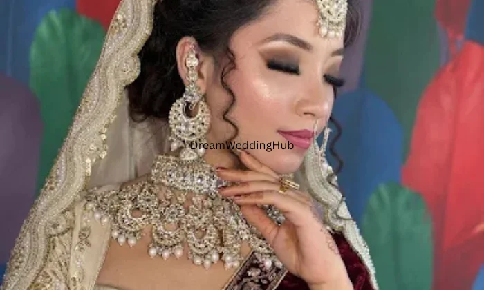 The Q nail makeup studio